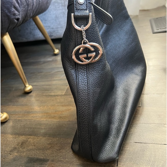 GUCCI MEDIUM SHOULDER BAG - Picture 1 of 8